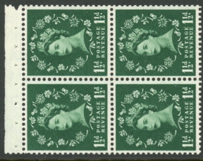 SB68a Crowns 4x1½d, wmk. s/ways right perf AP ( good perfs). U/M (MNH) SB68a Crowns 4x1½d, wmk. s/ways right perf AP ( good perfs). U/M (MNH)