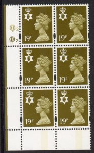 NI69  19p CB bistre  yellow fluor. Cyld. Q2 Q2 . printed by Questa U/M (MNH)