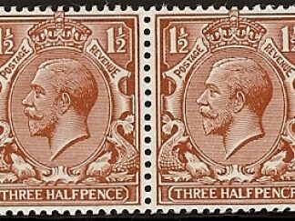 KGV Royal Cypher SG.364a  1½d 'PENCF' error variety in pair with normal. mounted mint