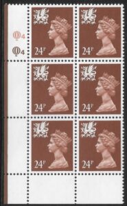 W59  Wales 24p phos. chestnut   Cyld. Q4 Q4 printed by Questa U/M (MNH)