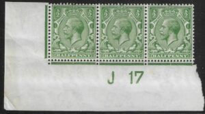 KGV. ½d green Royal Cypher. corner strip 3 Control J17 imperf M/M