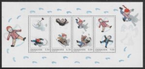 2009 Denmark MS1572 Playing in Snow U/M (MNH)