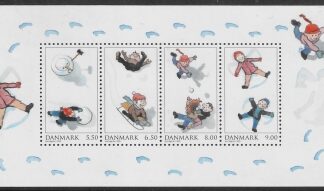 2009 Denmark MS1572 Playing in Snow U/M (MNH)