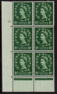 S27 (SG.563) 1½d  Edward crown wmk.1st graphite Cyld.21 no dot perf E/P  U/M (MNH)