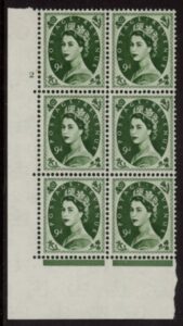 S127 9d crowns wmk. Cyld. 2 no dot perf E/I U/M (MNH).