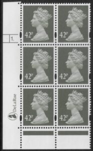 Y1715 (U395)  42p deep olive-grey  2B  DLR.  Cyl.1 phos 47 dot. blue fluor U/M (MNH)