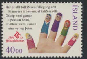 1994 ICeland SG.819 Year of the Family U/M (MNH)