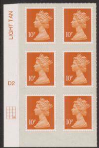 U2923 10p dull orange M14L Cyld D2  grid position R4 C3  DLR U/M (MNH)