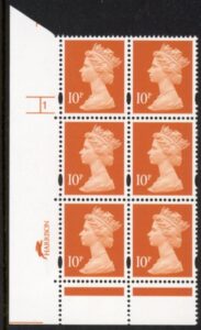 Y1676 (U195C) 10p dul orange. 2B Har/DLR Cyl.1no dot  phos. 45 blue fluor PVA  bluish. U/M (MNH)